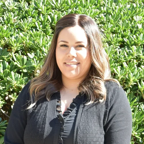 Justine Robles Headshot