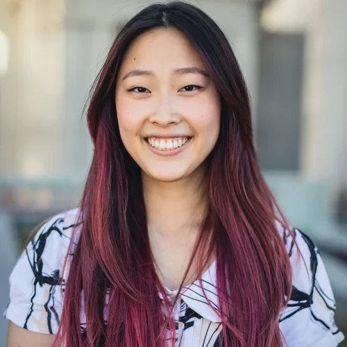 Megan Luo Headshot