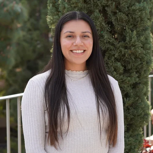 Jessenya Mil Headshot