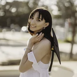 Elena Hauf Pisoni Headshot