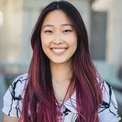 Megan Luo Headshot