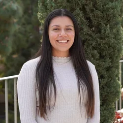 Jessenya Mil Headshot